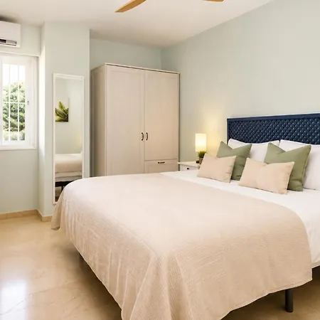 Coastal Living Near Marina Lejlighed Estepona