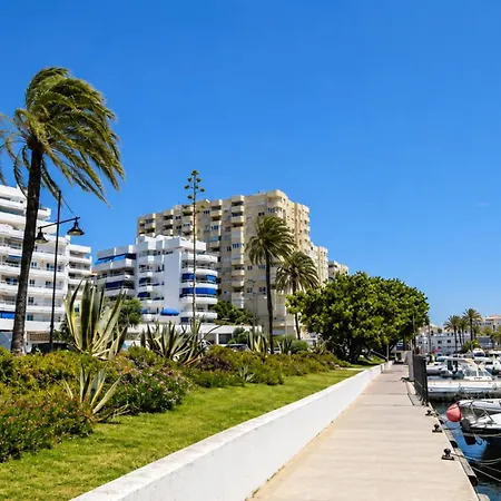 Coastal Living Near Marina Lejlighed Estepona